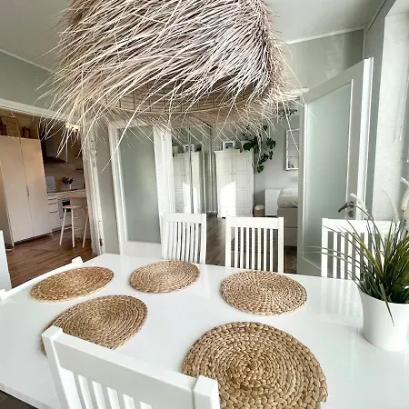 Premium Three-room With Own Parking And Balcony - Next To The Subway In Lauttasaari! * Helsinky