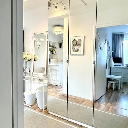Premium Three-room With Own Parking And Balcony - Next To The Subway In Lauttasaari! * Хельсинки