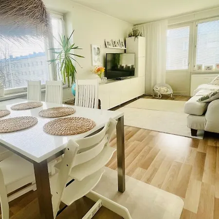Апартаменты Premium Three-room With Own Parking And Balcony - Next To The Subway In Lauttasaari!