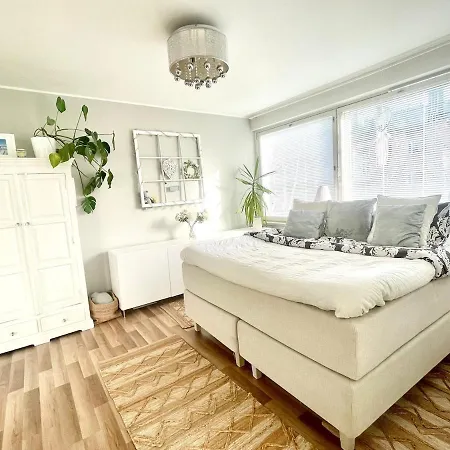 Apartmán Premium Three-room With Own Parking And Balcony - Next To The Subway In Lauttasaari! *
