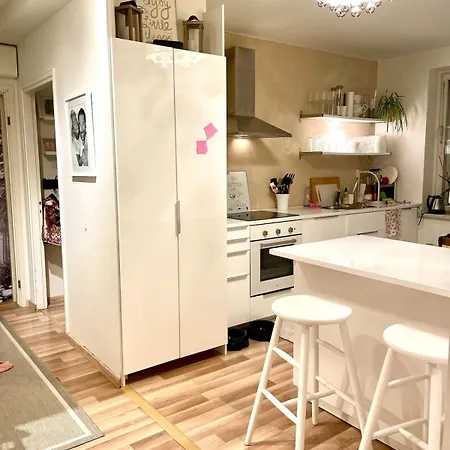 Premium Three-room With Own Parking And Balcony - Next To The Subway In Lauttasaari!