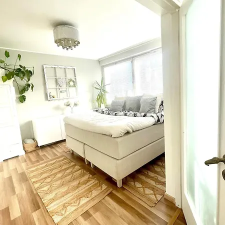 Апартаменты Premium Three-room With Own Parking And Balcony - Next To The Subway In Lauttasaari! Хельсинки