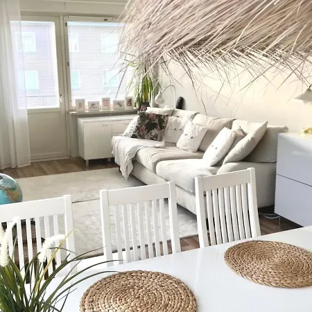 Premium Three-room With Own Parking And Balcony - Next To The Subway In Lauttasaari! Helsinky